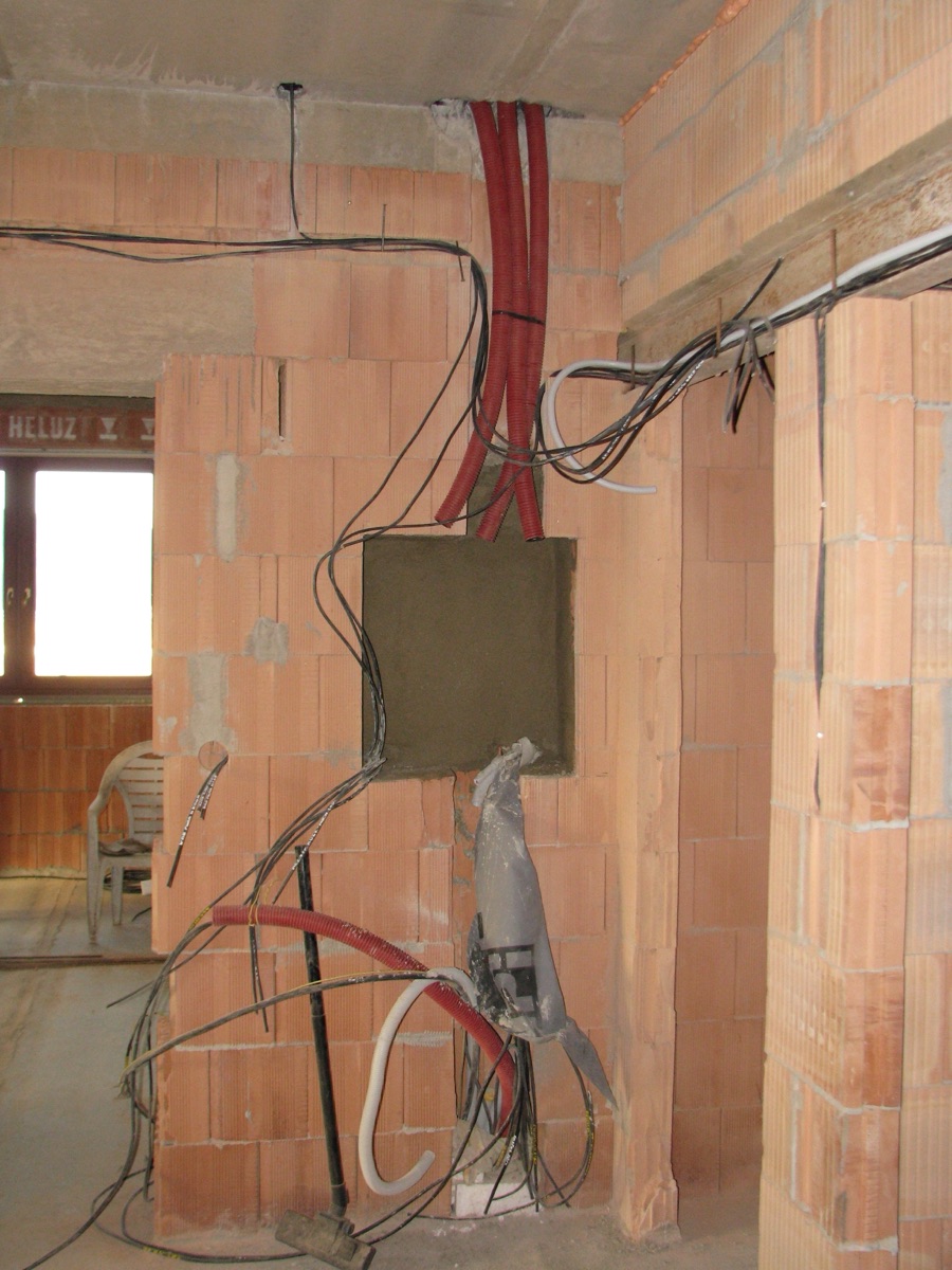 Kompletní elektroinstalace – hotová realizace elektrikářských prací