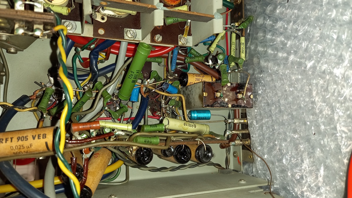 Dokončená oprava historického rádia – JPS elektro-revize