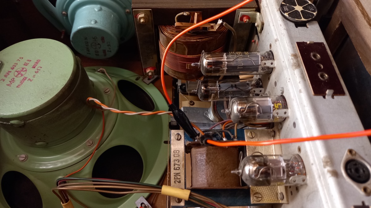 Oprava vintage rádia – zapojení elektronkových obvodů